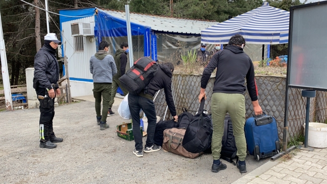 Çay işçisi göçü başladı, uzmanlar uyardı: Bölge için risk