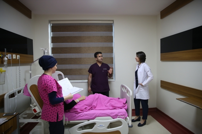 Zorlu mesaileri bebeğin ağlama sesiyle mutluluğa dönüşüyor