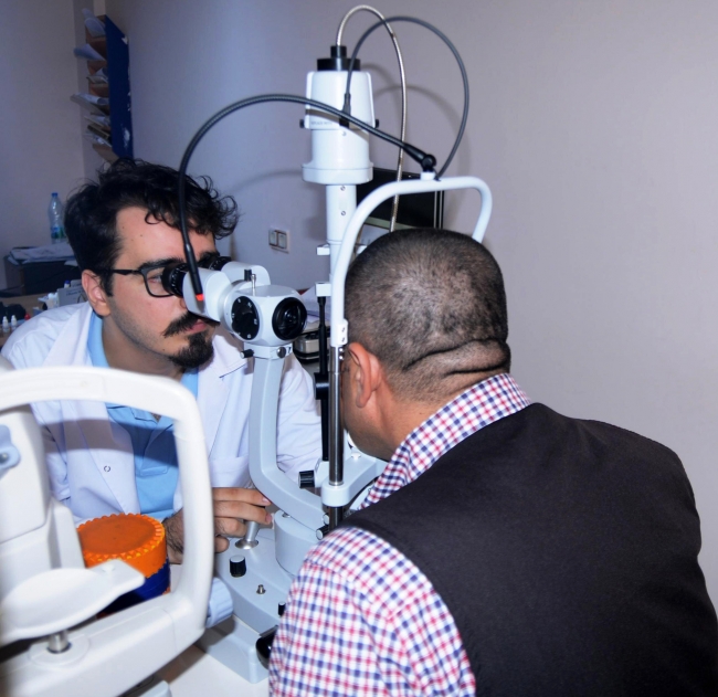 Doktora "Eşek gibi bakacaksın" diyen sanığa para cezası