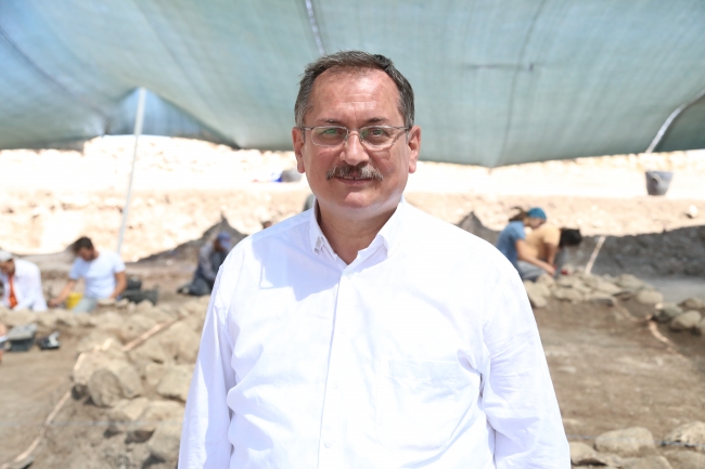 Domuztepe'de 8 bin yıllık tıraş bıçağı ve kirmen bulundu