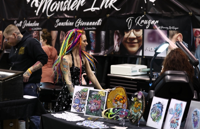 Dövme meraklıları Chicago'daki etkinlikte buluştu