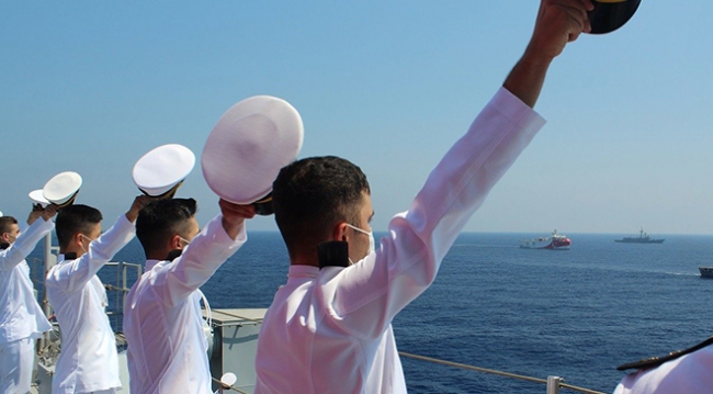 Deniz Harp Okulu öğrencilerine Doğu Akdeniz'de eğitim