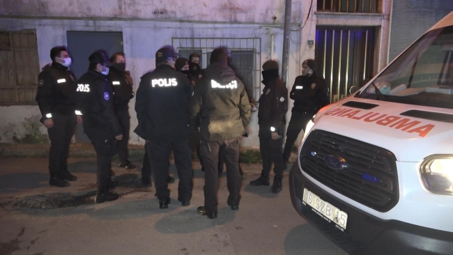 Uygulama yapan bekçi ekibine çarpan sürücü kaçtı