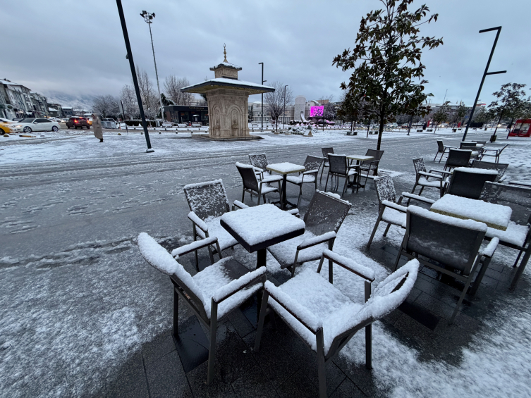 7 ilde yoğun kar: 717 yol ulaşıma kapandı