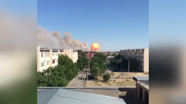 Kazakistan’da orduya ait depoda art arda patlama