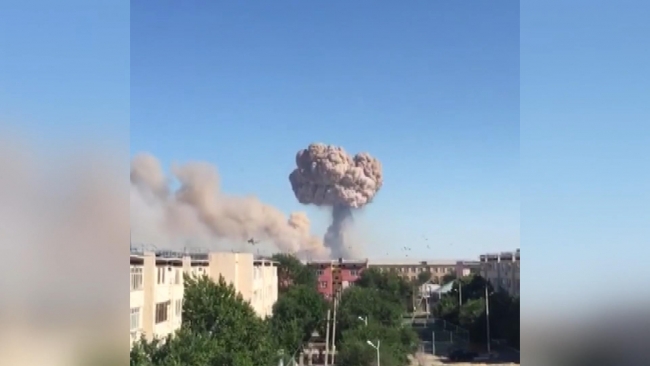 Kazakistan’da orduya ait depoda art arda patlama