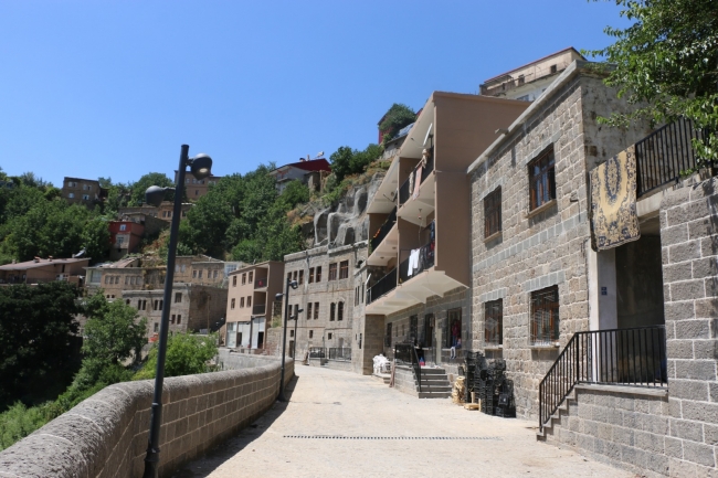 Bitlis'te tarihi evler turizme kazandırılıyor