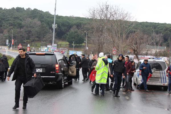 Cumhurbaşkanı Erdoğan konvoyunu iki kez durdurdu