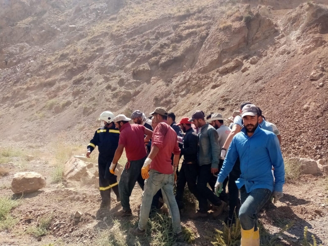Van-Hakkari karayolundaki heyelan kamerada