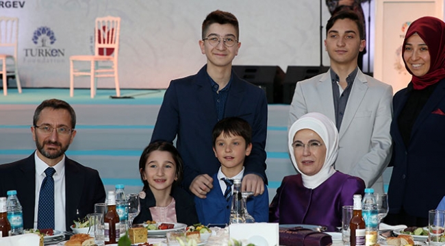 Emine Erdoğan TÜRGEV iftarına katıldı