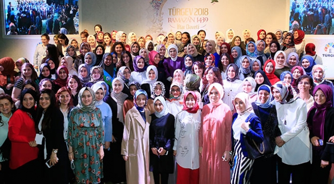 Emine Erdoğan TÜRGEV iftarına katıldı