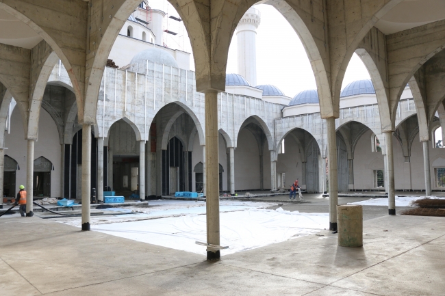 Balkanların en büyük camisi yıl sonu ibadete açılacak