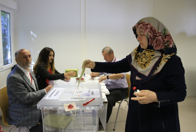 Yurt dışında 2 günde 72 bin oy kullanıldı