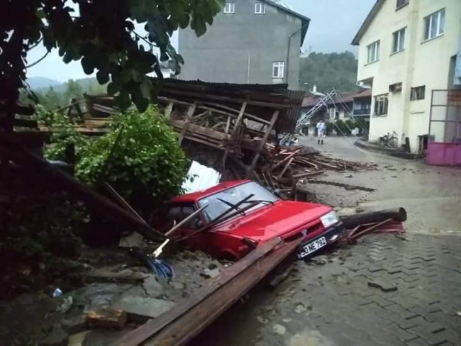 Bartın'ı sel vurdu, 1 ölü, 1 kayıp