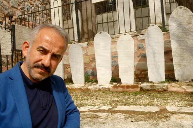 Yahya Efendi Haziresi'nde 19 şehit mezarı bulundu