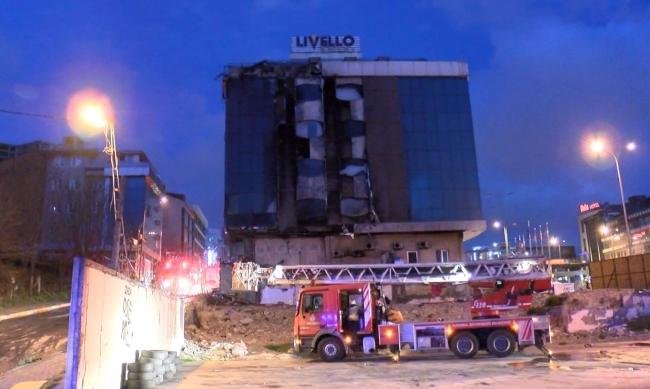 Beylikdüzü'nde, 5 katlı otelde yangın