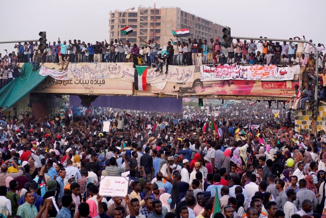 Sudan'da askeri darbe