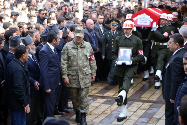 Şehit Cemil Kaçmaz son yolculuğuna uğurlandı