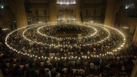 'Kadir Gecesi'nde camiler doldu taştı