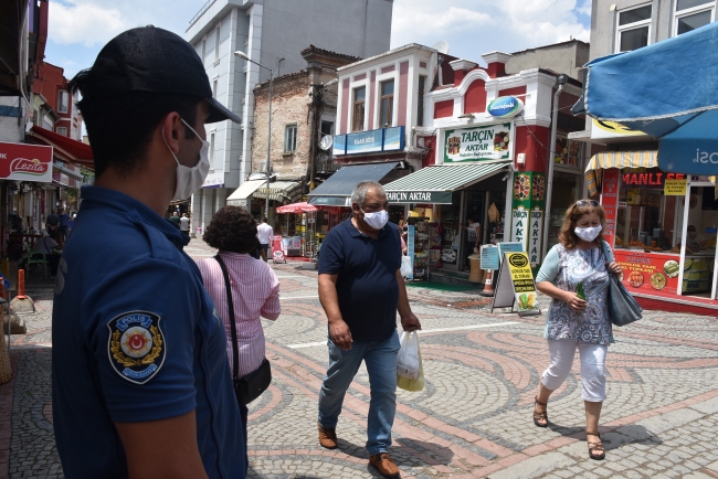 Edirne'de trafiğe kapalı caddelere maskesiz giriş yasaklandı