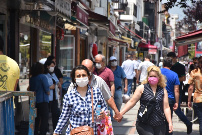 Edirne'de trafiğe kapalı caddelere maskesiz giriş yasaklandı