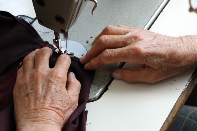 80 yıldır aynı ilçede terzilik yapıyor