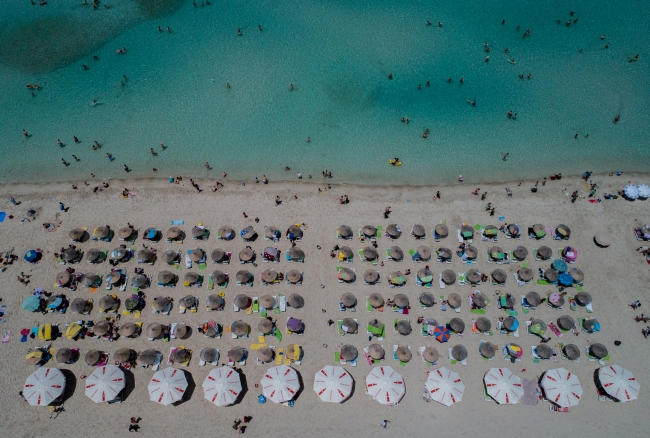Çeşme bayramda nüfusunun 25 katı misafir ağırlıyor