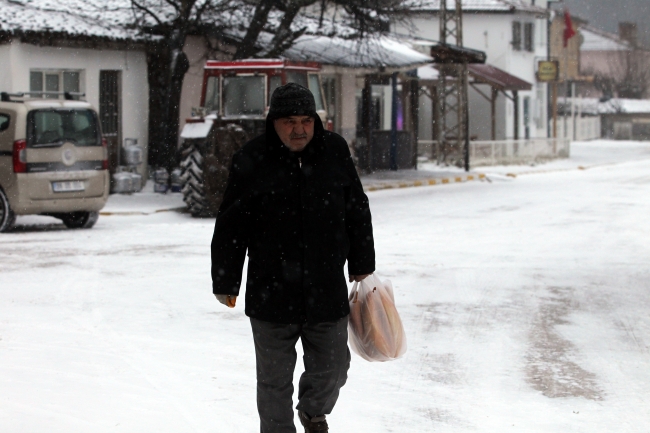 Kar yağışıyla Trakya beyaza büründü