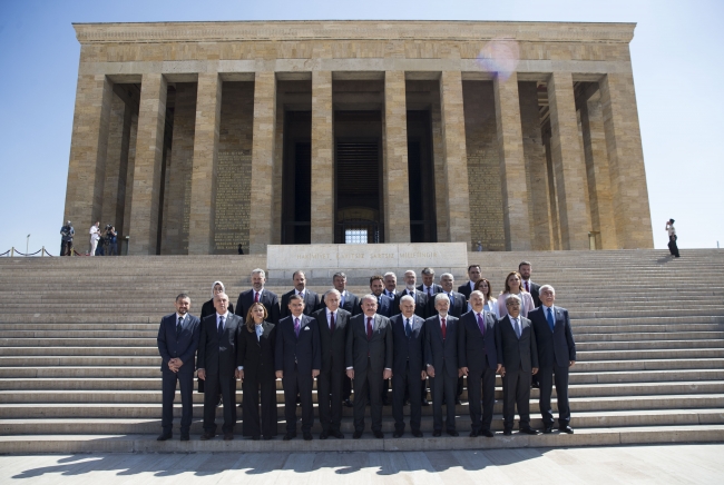 TBMM Başkanı Binali Yıldırım Anıtkabir'i ziyaret etti
