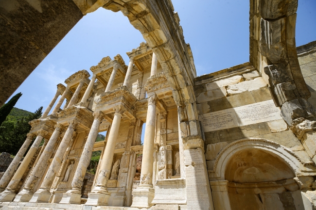 Efes Antik Kenti'nde aynı anda 650 ziyaretçi bulunabilecek