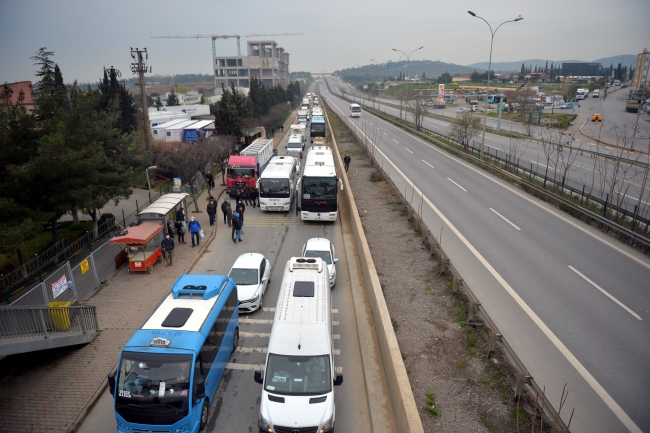 İstanbul'un çıkışındaki araç kuyruğu havadan görüntülendi