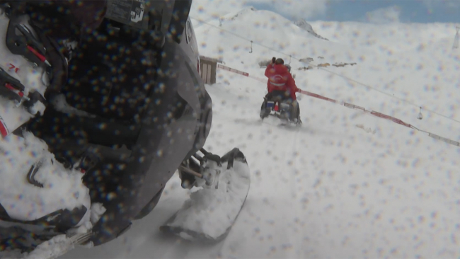 Veteriner hekimler zorlu kış şartlarında aşılama için sahada