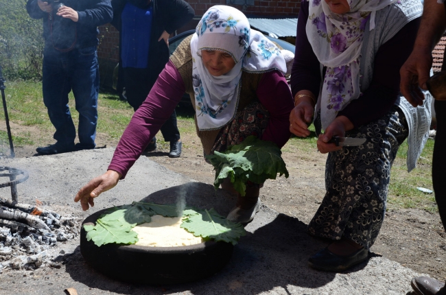 Ordulu kadınlar bayatlamayan ekmeği kuşaktan kuşağa aktarıyor