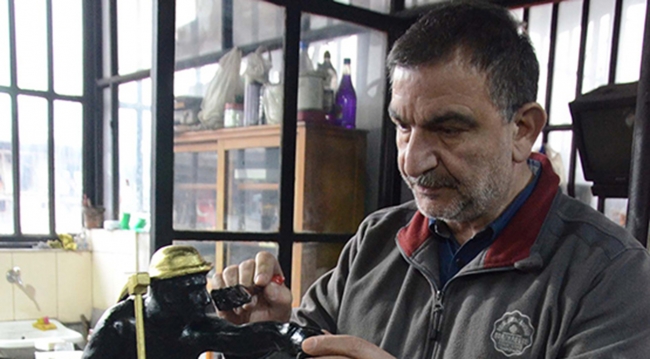 'Kara elmas' ve madenciyi figürlere işliyor