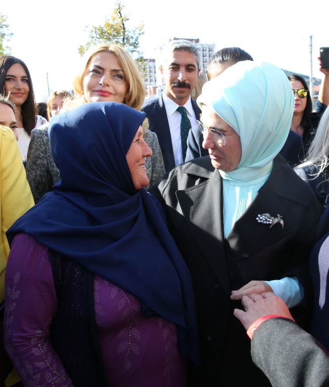 Emine Erdoğan, Sancak'ta Novi Pazar'ı gezdi