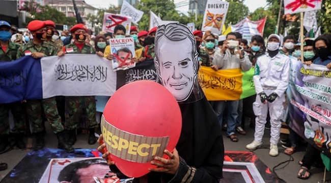 Endonezya’da Fransa karşıtı protesto düzenlendi