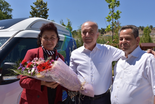 İlkay Gündoğan'dan memleketine engelli taşıma aracı