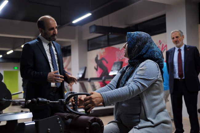 Bursa'da engelli kadınları özel servisle spora götürüyorlar
