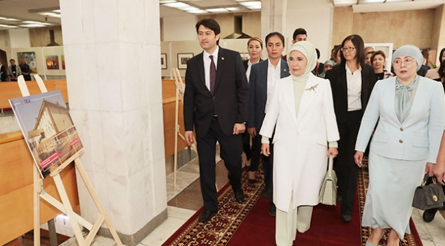 Emine Erdoğan, Cengiz Aytmatov Kültür Merkezi'nin açılışını yaptı