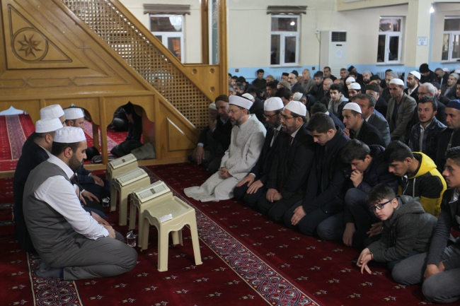 Diyanet İşleri Başkanı Erbaş, Hakkari'de Mehmetçik için dua etti