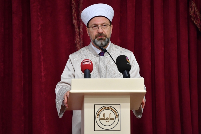 Diyanet İşleri Başkanı Erbaş, iftarını yaşlı ve çocuklarla birlikte yaptı