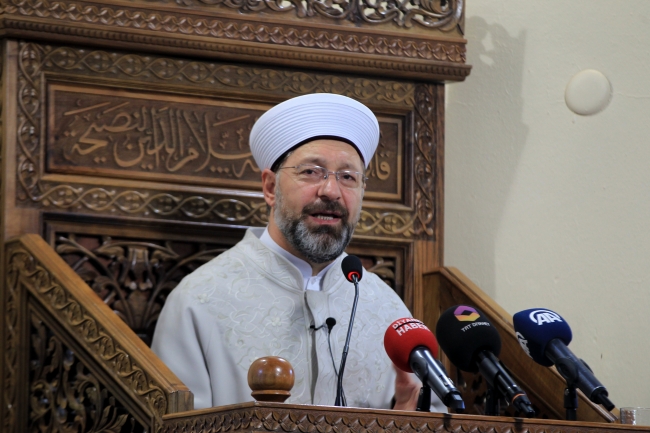 Diyanet İşleri Başkanı Erbaş, Hakkari'de Mehmetçik için dua etti