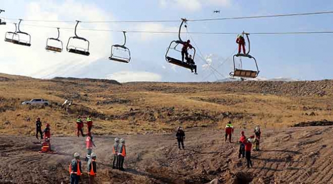 Erciyes'te kayak sezonu öncesi kurtarma tatbikatı