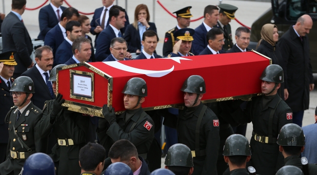 Şehit yüzbaşı son yolculuğuna uğurlandı