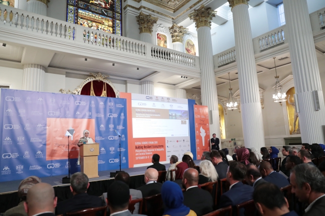 Emine Erdoğan'a Londra'da "İnsani Hizmet Takdir Ödülü" verildi