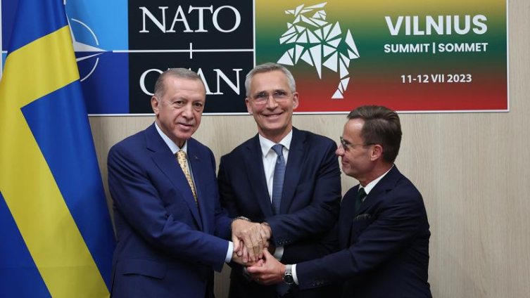 Cumhurbaşkanı Erdoğan, İsveç Başbakanı Kristersson ve NATO Genel Sekreteri Stoltenberg Litvanya'daki zirvede bir araya geldi. 