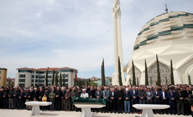 Cumhurbaşkanı Erdoğan, İstanbul'da cenaze törenine katıldı