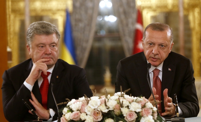 Cumhurbaşkanı Erdoğan Ukrayna Devlet Başkanı Poroşenko ile ortak açıklama düzenledi