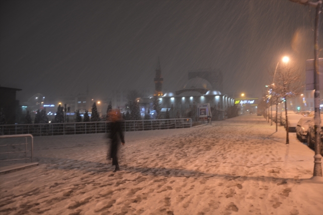 Nisan karı Doğu Anadolu’da yaşamı olumsuz etkiledi