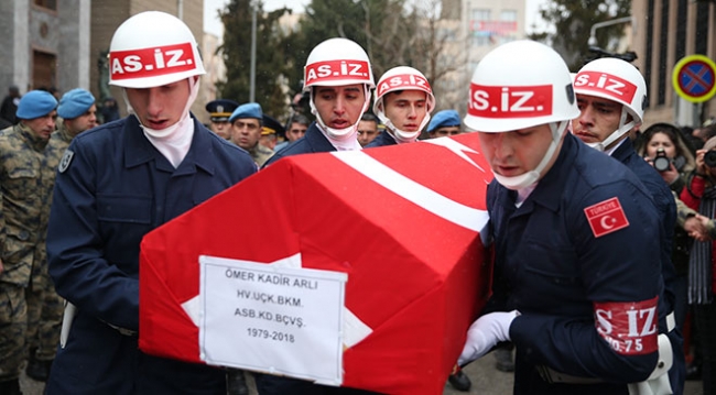 Isparta'da uçak kazasında şehit olan 3 asker memleketlerinde son yolculuklarına uğurlandı